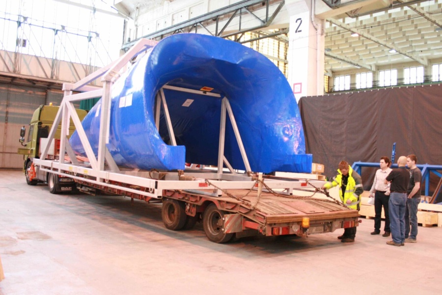 Aero vyrábí pro Embraer náběžné hrany křídel, dveře, nákladní rampy a části trupu pro transportní letoun C-390