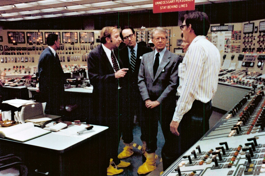 Prezident Jimmy Carter ve velíně elektrárny Three Mile Island po havárii v roce 1979 © Nuclear Regulatory Commission (CC BY-NC-ND 2.0)